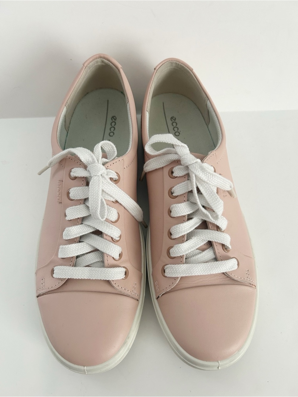 ECCO Soft Pink Leather Lace-Up Sneakers for Women
